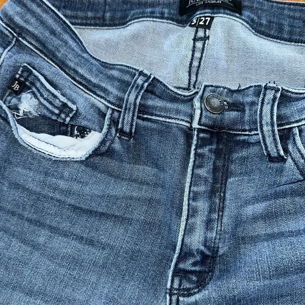 Judy Blue women’s blue distressed skinny jeans size 27